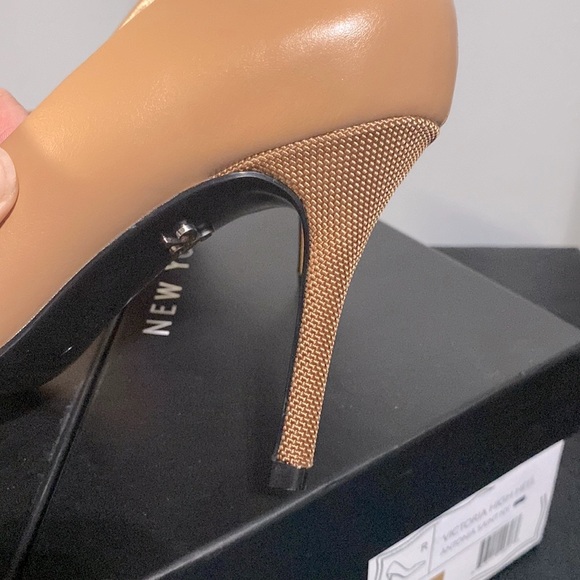 Classic Nude Leather High Heels, size 6.5B, NIB. - Picture 6 of 16